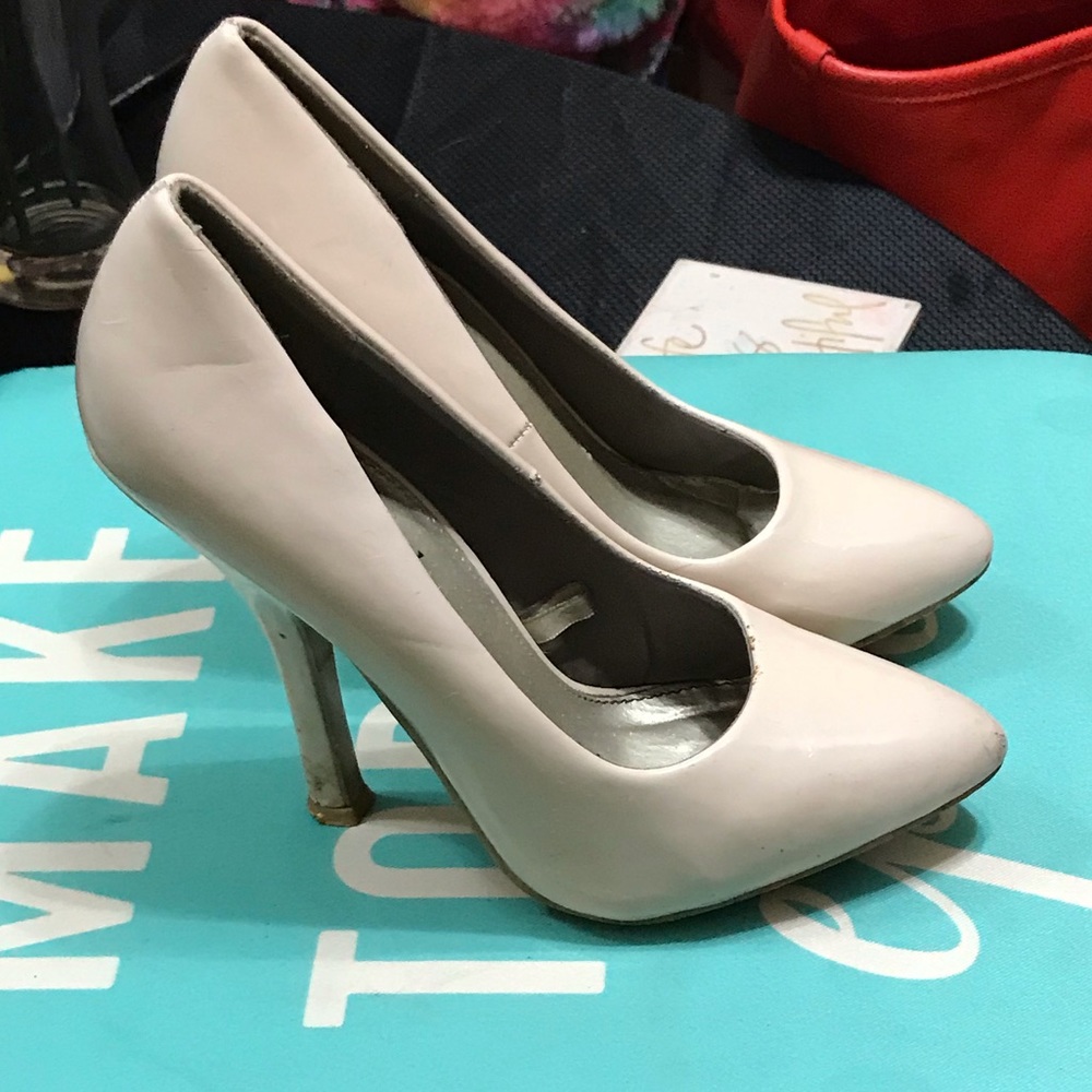 Heel - Picture 3 of 3